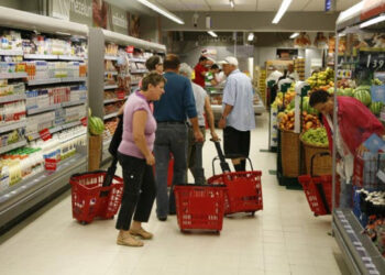 Guvernul prelungește plafonarea prețurilor la alimentele de bază până în toamna lui 2025! Românii pot răsufla ușurați… deocamdată