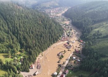 TRAGEDIE ÎN SUCEAVA: Bătrână găsită moartă în albia râului Bistrița. Elicopter Black Hawk în misiune! Bilanțul victimelor crește alarmant VIDEO