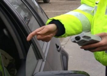 Șofer de 64 de ani, rupt de beat la volan, prins pe Calea Națională din Botoșani!