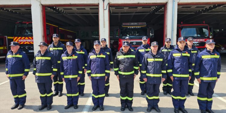 Solidaritate în uniformă: Alți 15 pompieri din Botoșani au plecat în sprijinul sinistraților din Suceava