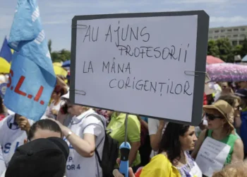 Sindicatele din Educație explodează după declarațiile premierului Ilie Bolojan: „Minte sau nu știe realitatea din școli!”