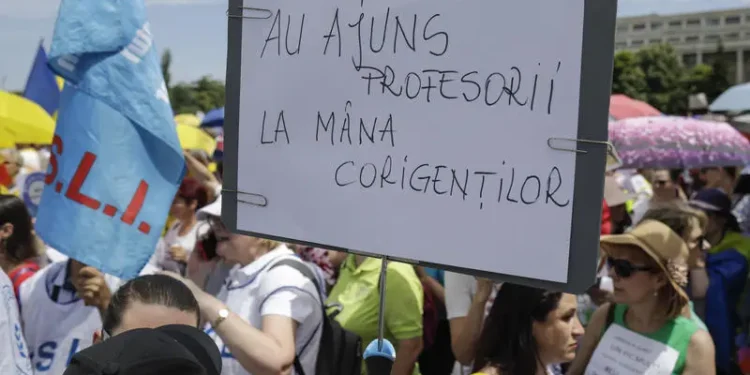 Sindicatele din Educație explodează după declarațiile premierului Ilie Bolojan: „Minte sau nu știe realitatea din școli!”