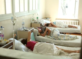 „Lovitură la sănătate” din septembrie! Se taie statutul de coasigurat – milioane de români vor fi obligați să plătească pentru asigurare medicală