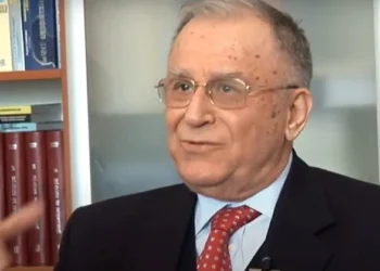Ion Iliescu, în stare critică la Terapie Intensivă! Fostul președinte este asistat respirator, cu organe vitale afectate grav