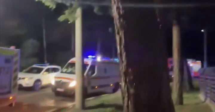 Accident în lanț, mai multe persoane rănite și trafic blocat zeci de minute. VIDEO