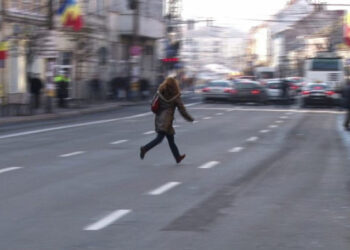 RAZIE pe străzile din Botoșani! 45 de pietoni, prinși pe picior greșit de polițiști!