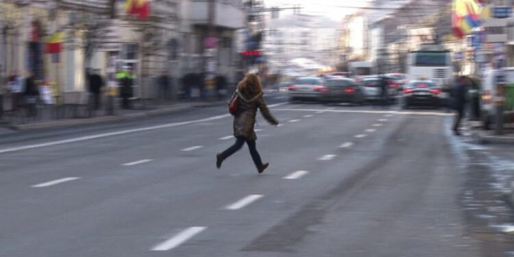 RAZIE pe străzile din Botoșani! 45 de pietoni, prinși pe picior greșit de polițiști!