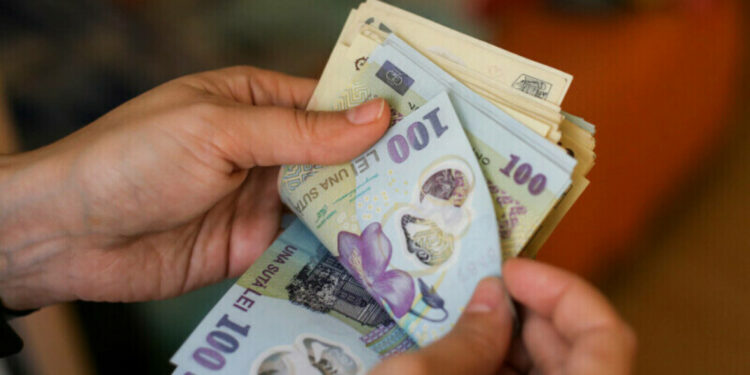 Salariile din România, între supraviețuire și lux. Diferențe uriașe între județe și marile orașe