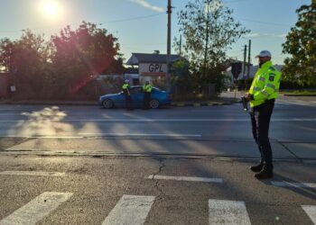 Descindere de amploare în Centrul Vechi din Botoșani! Poliția a luat la puricat zeci de imobile și a legitimat peste 160 de persoane Foto & VIDEO