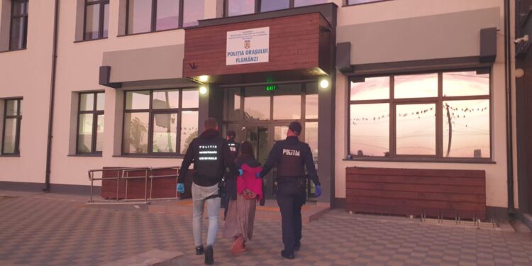 O femeie de 40 de ani, reținută după ce a furat o poșetă chiar din Centrul Civic!