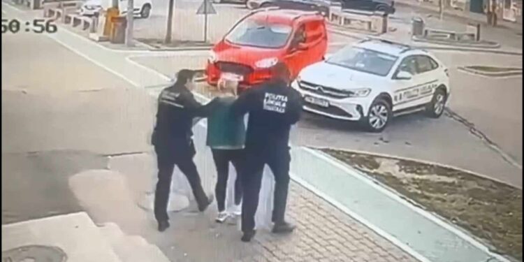 Scandal monstru pe Aleea Nucului! Țipete, injurii și poliția chemată de urgență