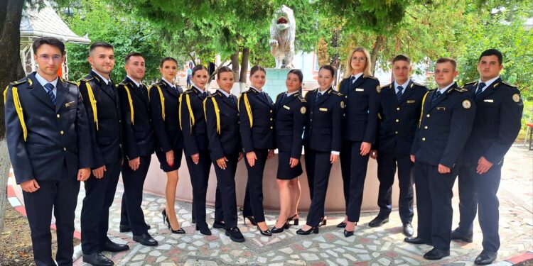 13 tineri polițiști de penitenciare încep lupta pentru siguranța Botoșaniului!