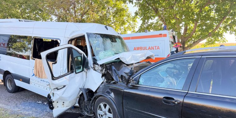 Accident rutier devastator în Botoșani: două persoane decedate și mai multe rănite FOTO