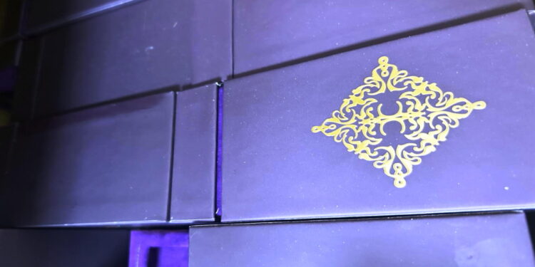 Contrabandă de lux la graniță! „Aurul lichid” al modei, prins la Racovăț