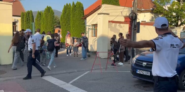 Polițiștii botoșăneni, mobilizare pentru siguranța elevilor la început de an școlar