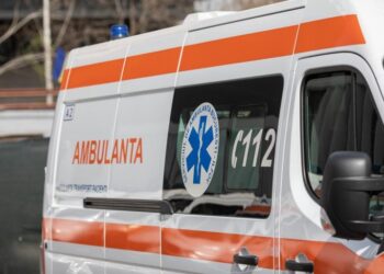 Un bărbat fără adăpost, găsit cu hipotermie într-o clădire dezafectată. A fost transportat la spital