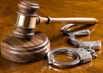 Femeie din Botoșani, prinsă că a încălcat arestul la domiciliu!