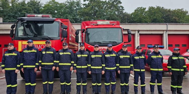 Pompierii botoșăneni, trimiși în sprijinul colegilor din Constanța, în plin cod roșu de ploi