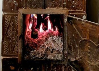 Au adormit cu focul în sobă și nu s-au mai trezit! Șase botoșăneni au murit arși de vii în propriile case!