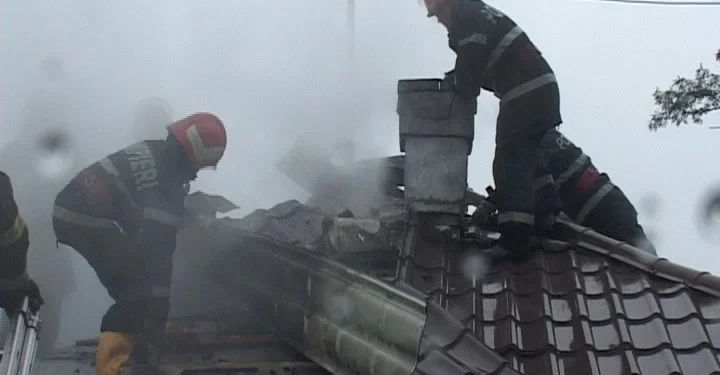 Alertă de sezon: 88 de case cuprinse de flăcări în Botoșani!