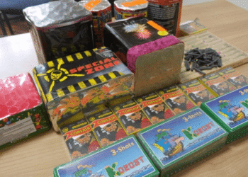 Descindere a polițiștilor botoșăneni la Trușești: articole pirotehnice confiscate din locuința unui bărbat