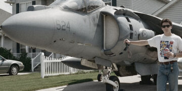 Studentul care a vrut să cumpere un avion de luptă cu capace de Pepsi! Corporația a înlemnit!