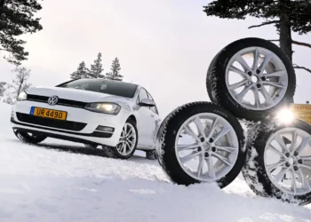 Când trebuie, de fapt, montate anvelopele de iarnă?