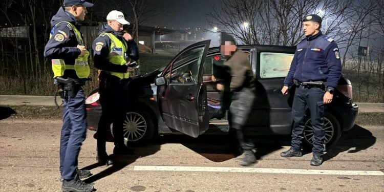 Erou în timpul liber! Un jandarm a oprit un șofer beat care gonea spre Petricani înainte să provoace o tragedie