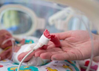 104.681 de lei pentru o viață de 390 de grame: prețul luptei unui prematur pentru supraviețuire