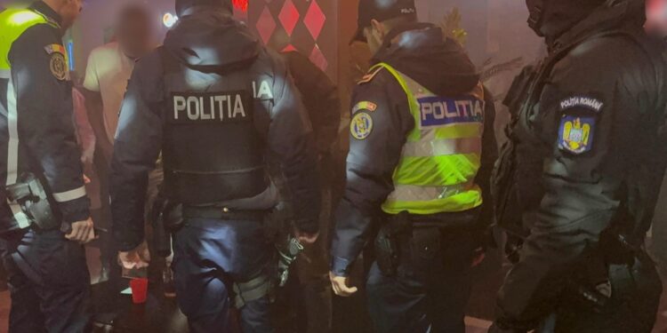ESTE 100 DE FORȚE DE ORDINE AU DESCINS ÎN LOCALURI, ÎN STRADĂ ȘI ÎN TRAFIC