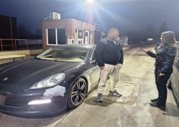 Bărbat cu dublă cetățenie prins la volanul unui autoturism radiat din Letonia!