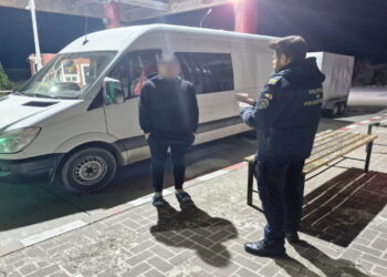 A vrut să păcălească polițiștii de frontieră, dar a fost prins la Stânca