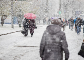 Crăciun alb sau ploios? Meteorologii anunță ninsoare în Moldova și la munte, dar vânt puternic și temperaturi negative vor da bătăi de cap românilor