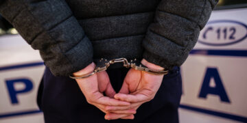 N-a ținut cont de lege, nici la 76 de ani! Botoșănean încătușat după ce a încălcat ordinul de protecție