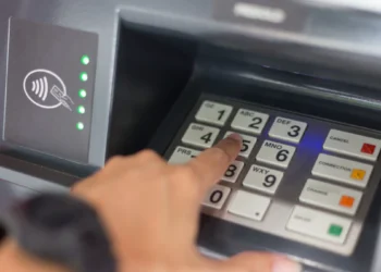 15.000 DE LEI UITAȚI PE UN BANCOMAT DIN BOTOȘANI