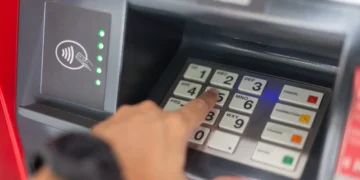 15.000 DE LEI UITAȚI PE UN BANCOMAT DIN BOTOȘANI