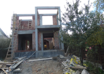 HAOS ÎN CONSTRUCȚII LA BOTOȘANI! ZECI DE CLĂDIRI RIDICATE ILEGAL, AMENZI URIAȘE ȘI DOSARE PENALE