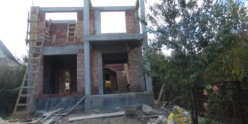 HAOS ÎN CONSTRUCȚII LA BOTOȘANI! ZECI DE CLĂDIRI RIDICATE ILEGAL, AMENZI URIAȘE ȘI DOSARE PENALE