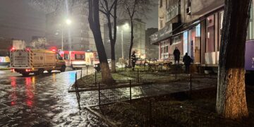 Panica de dimineață pe Calea Națională! Bărbat găsit căzut într-un atelier, ușa era încuiată pe dinăuntru. GALERIE FOTO