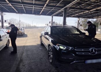 Captură spectaculoasă la PTF Stânca: autoturism de peste 200.000 de lei, oprit chiar înainte să intre în țară