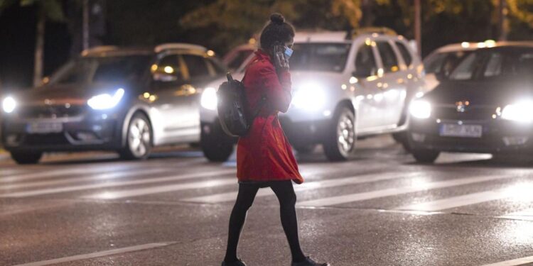 AMENDĂ DUPĂ AMENDĂ PE STRĂZILE DIN BOTOȘANI! SUTE DE PIETONI, TRAȘI LA RĂSPUNDERE DE POLIȚIȘTI