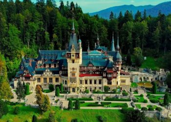 Castelul Peleș – sinteza dintre tradiție, artă și începuturile modernității europene