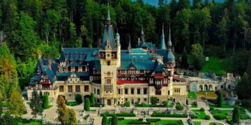 Castelul Peleș – sinteza dintre tradiție, artă și începuturile modernității europene