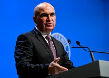 Lovitură dură pentru administrația publică! Statul strânge cureaua, taie posturi și taxează construcțiile ilegale