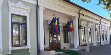 Dispar peste 25 de clase de a IX-a. Licee întregi rămân fără elevi din toamnă