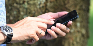 Înșelăciune online la Botoșani! Mesaje „de la prieteni” i-au lăsat fără bani pe doi localnici