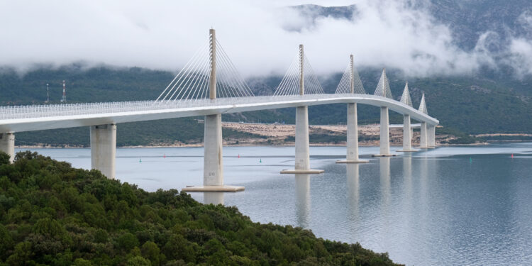 Autostrăzile României, pe banii Europei! Cum a ajuns Bucureștiul să depășească Croația la kilometri, dar nu și la eficiență