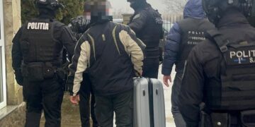 Condamnat la 13 ani de închisoare după un atac cu toporul și o cursă beat la volan.