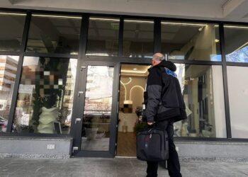 Descinderi la comercianții de flori: amenzi de 124.000 lei și activitate suspendată după controale în Botoșani și Dorohoi