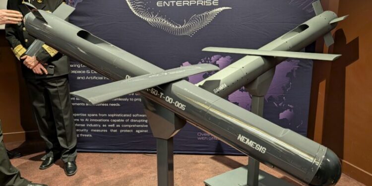 PREMIERĂ ÎN România: Rachetă de croazieră dezvoltată de o companie privată, prezentată oficial la București VIDEO